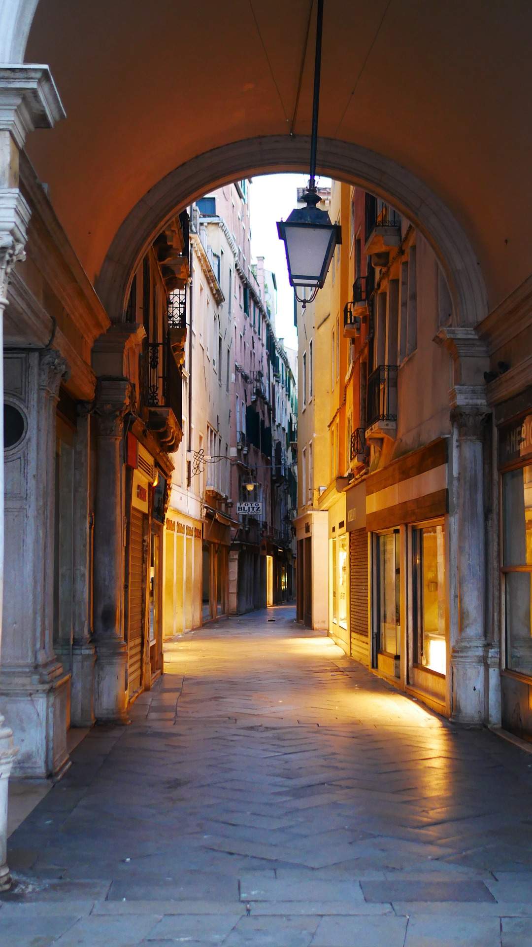 Estrechas calles de Venecia