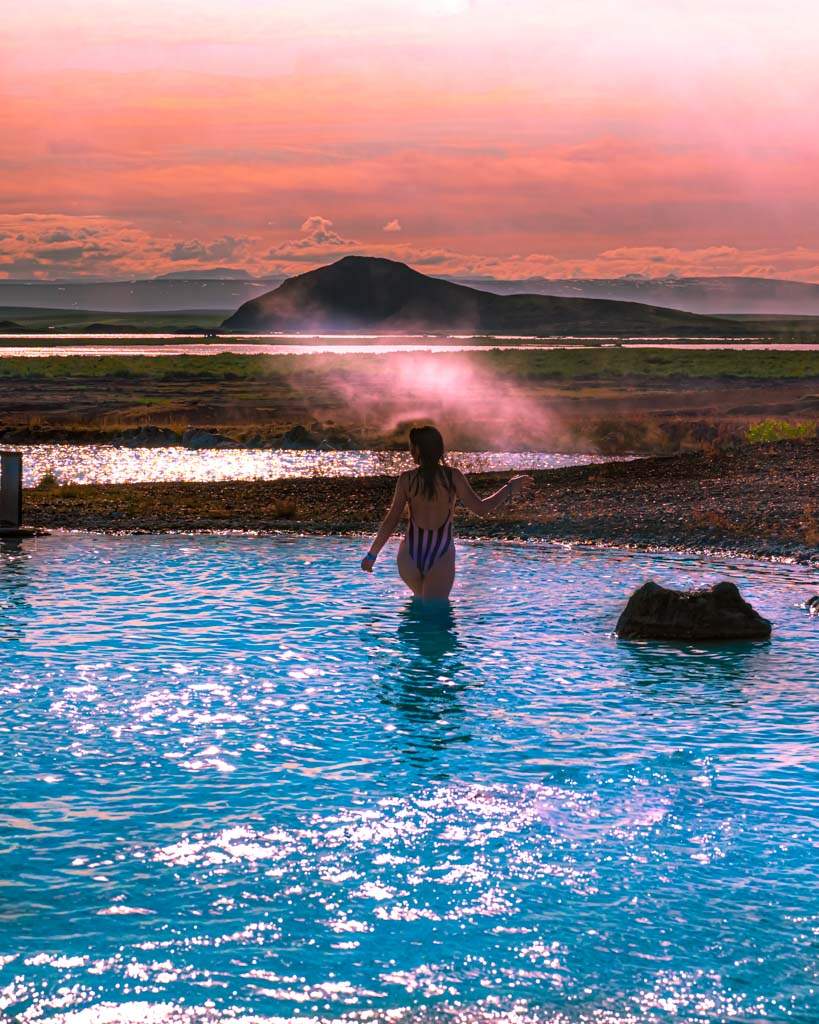 Relajandome en la Laguna azul en Islandia